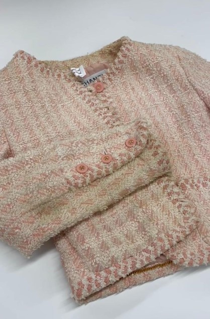 Veste rose Chanel avant